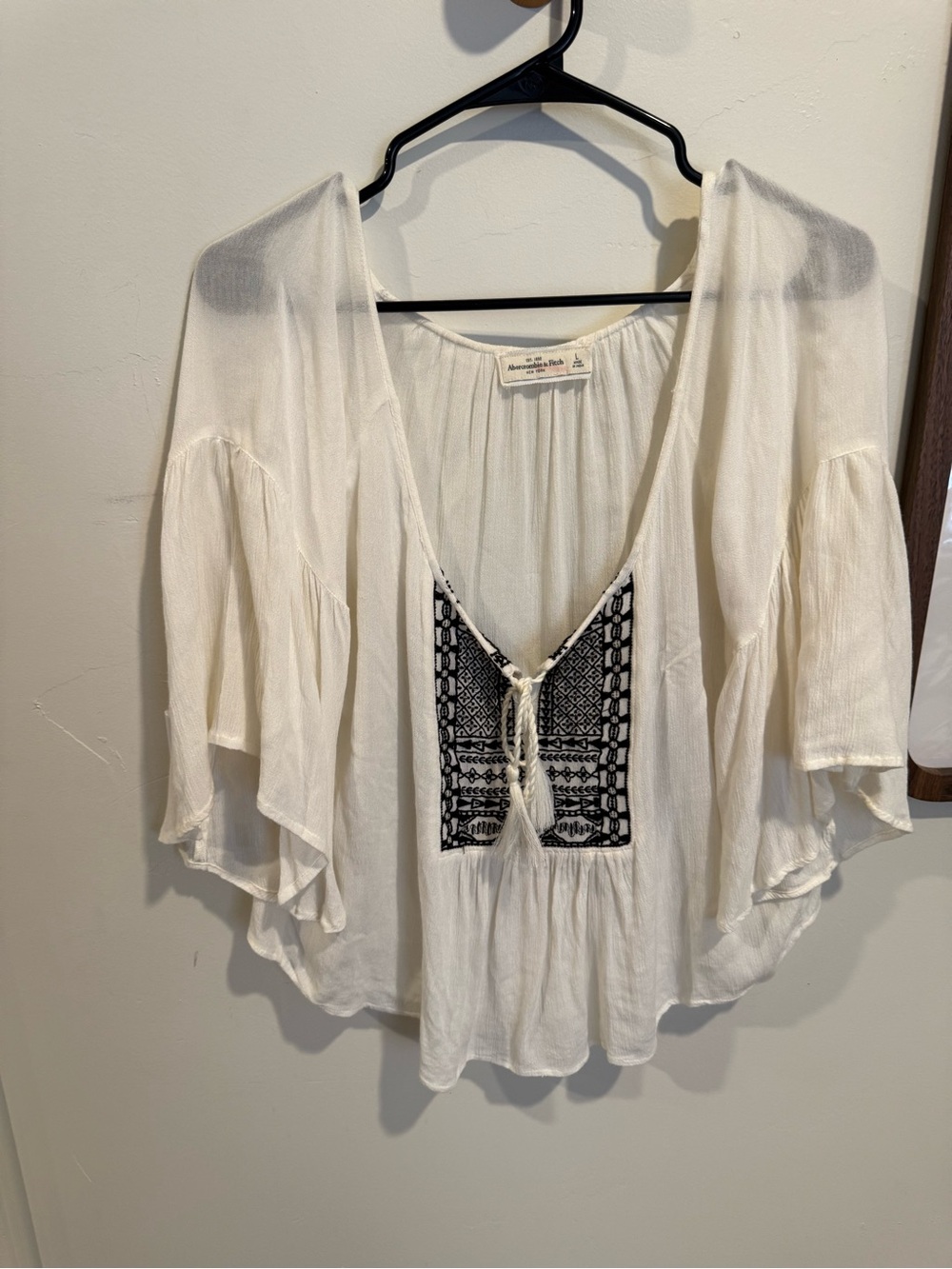 Abercrombie & Fitch Boho Embroidered White Peasant Top